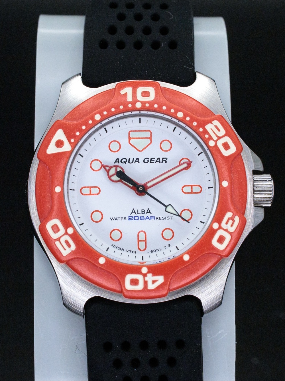 Seiko Alba Rare V701-6050 Vintage 32mm JDM Import Dive Watch